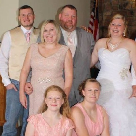 Meet your Posher, Beth - Picture 1 of 1